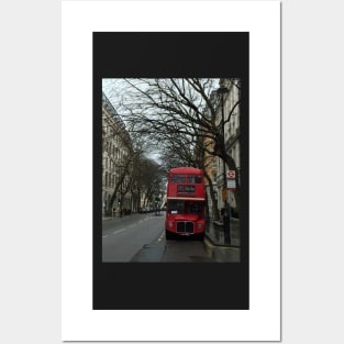 Doppeldecker Bus in January Posters and Art